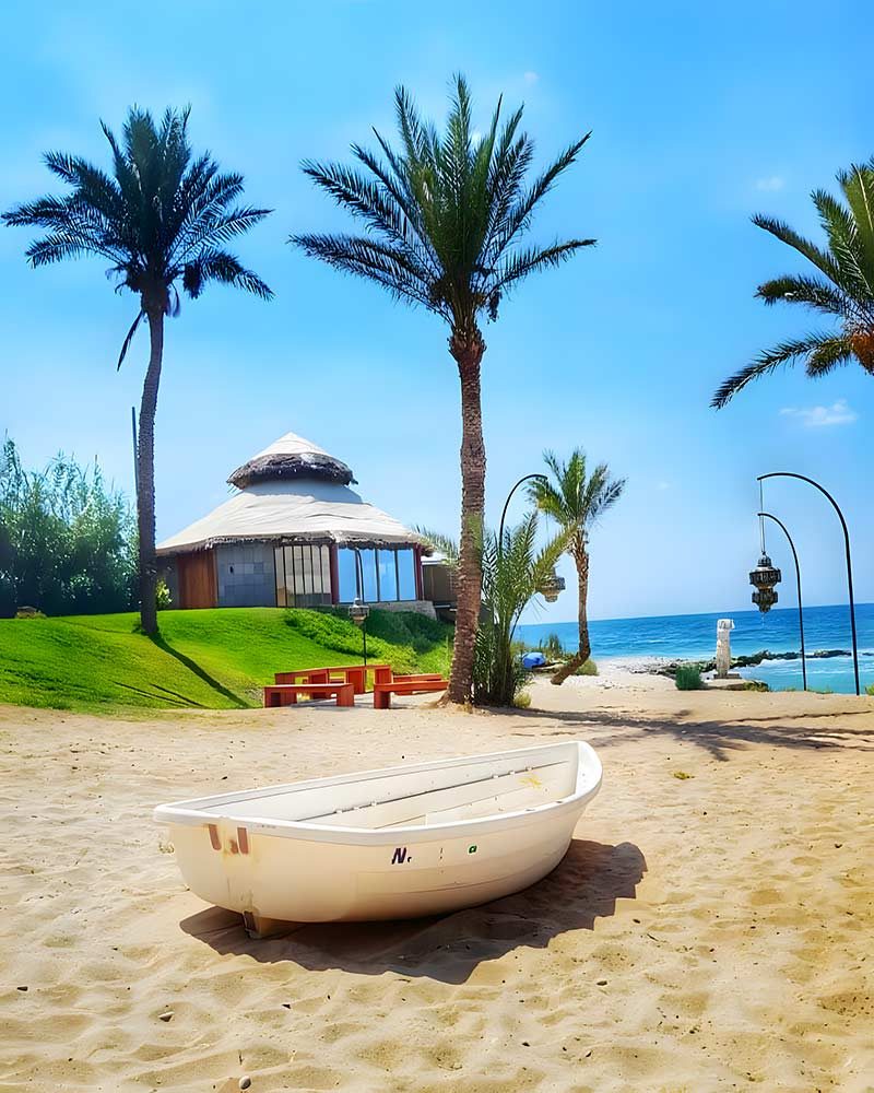 Jhotelresorts is located on the beach